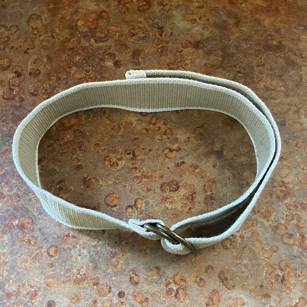 Kids tan and white webbing belt
